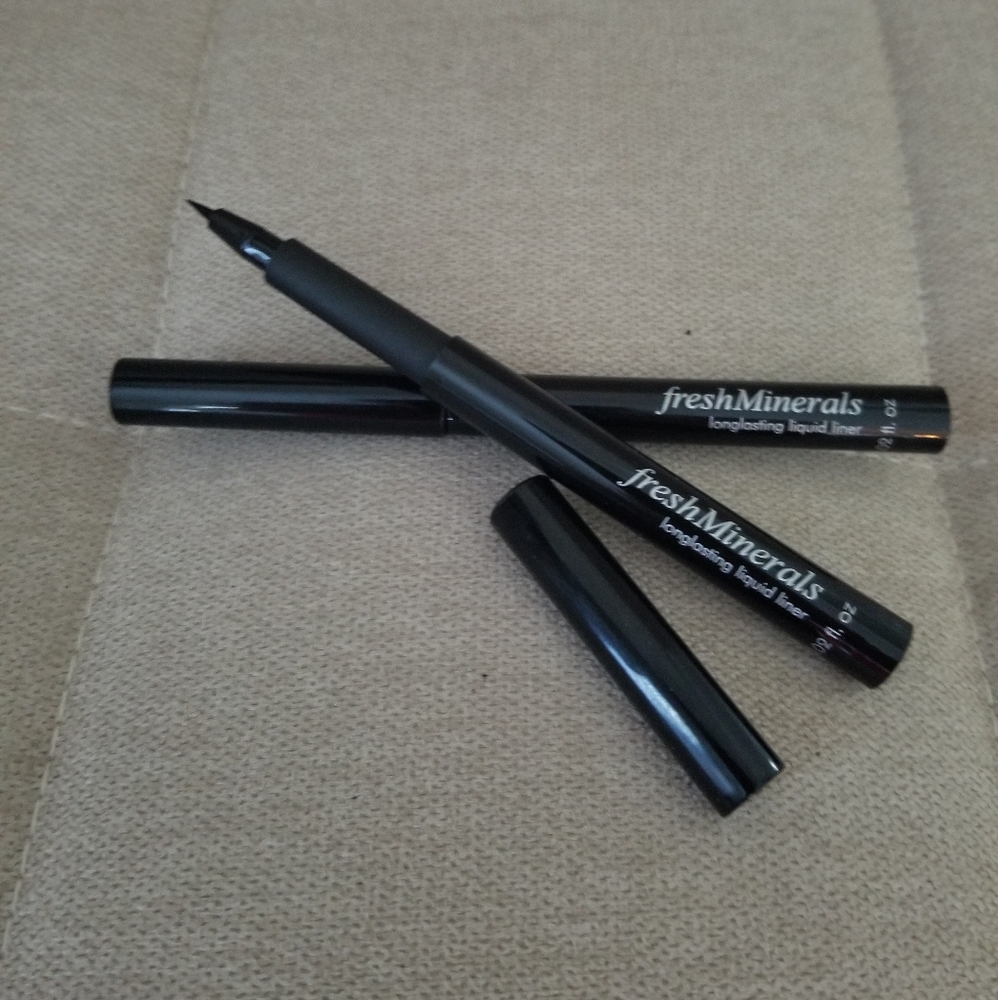 Fresh Minerals Longlasting Liquid Liner - Two